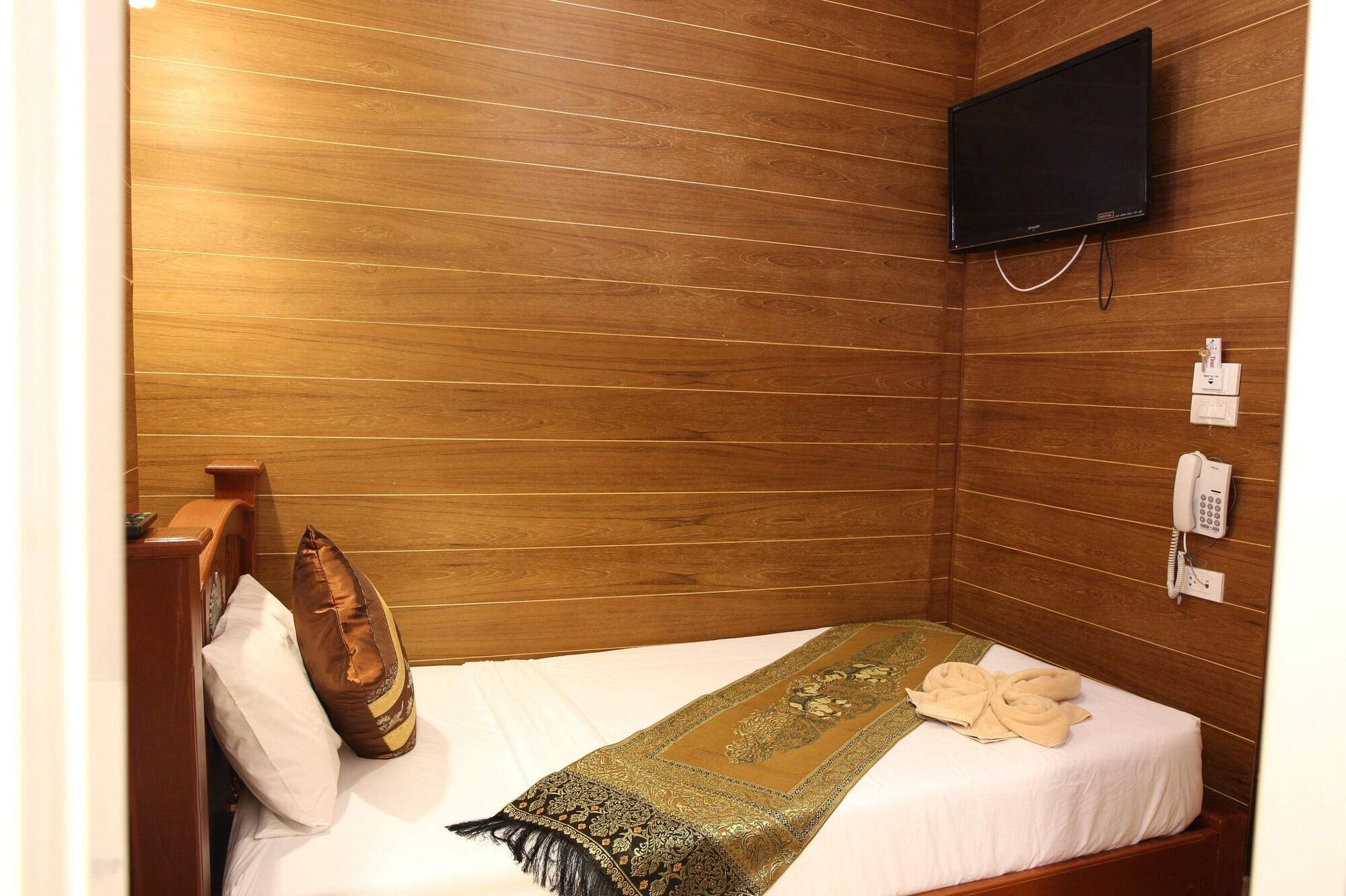 Tanee Place Bangkok Exterior photo