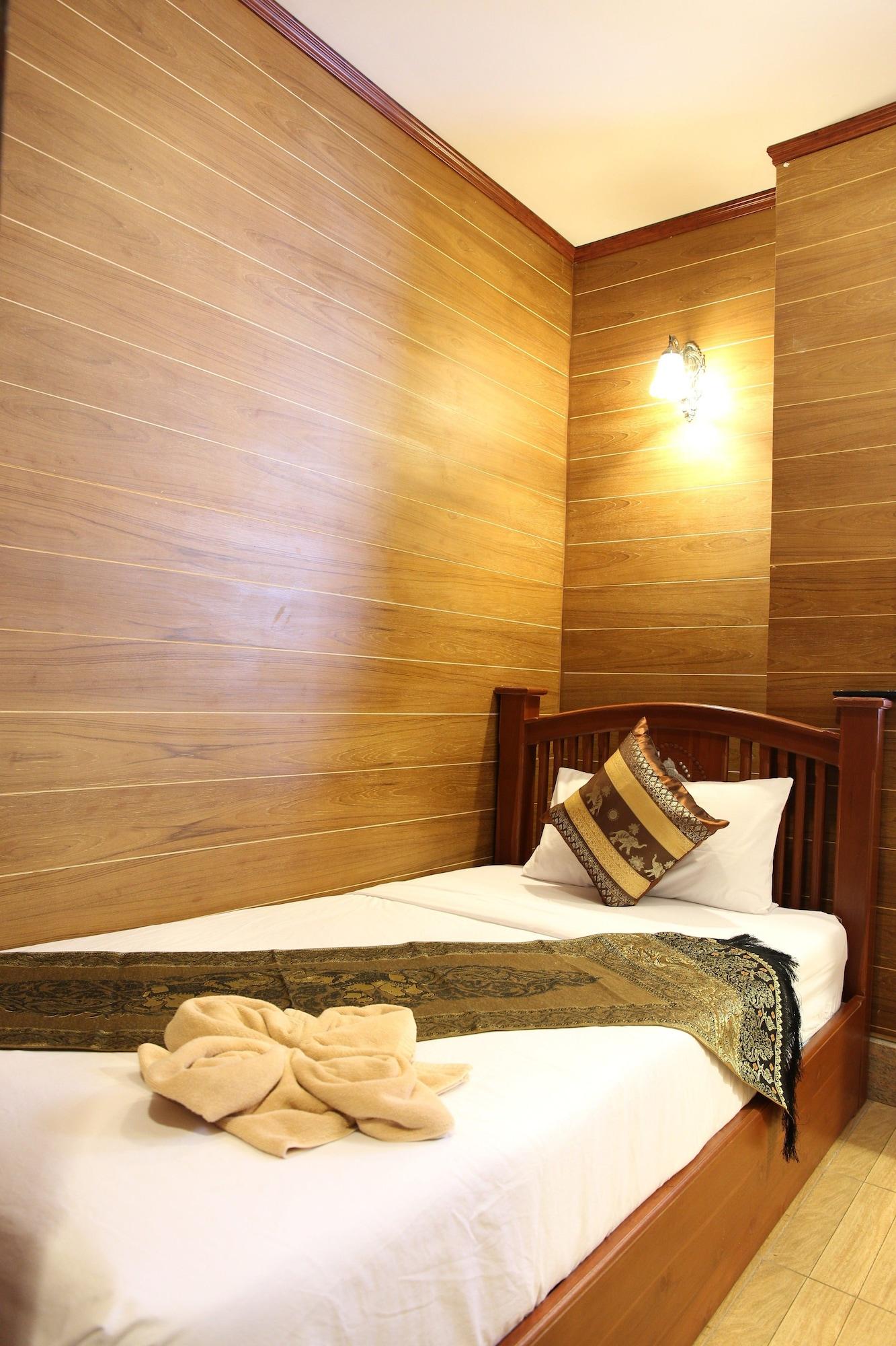 Tanee Place Bangkok Exterior photo