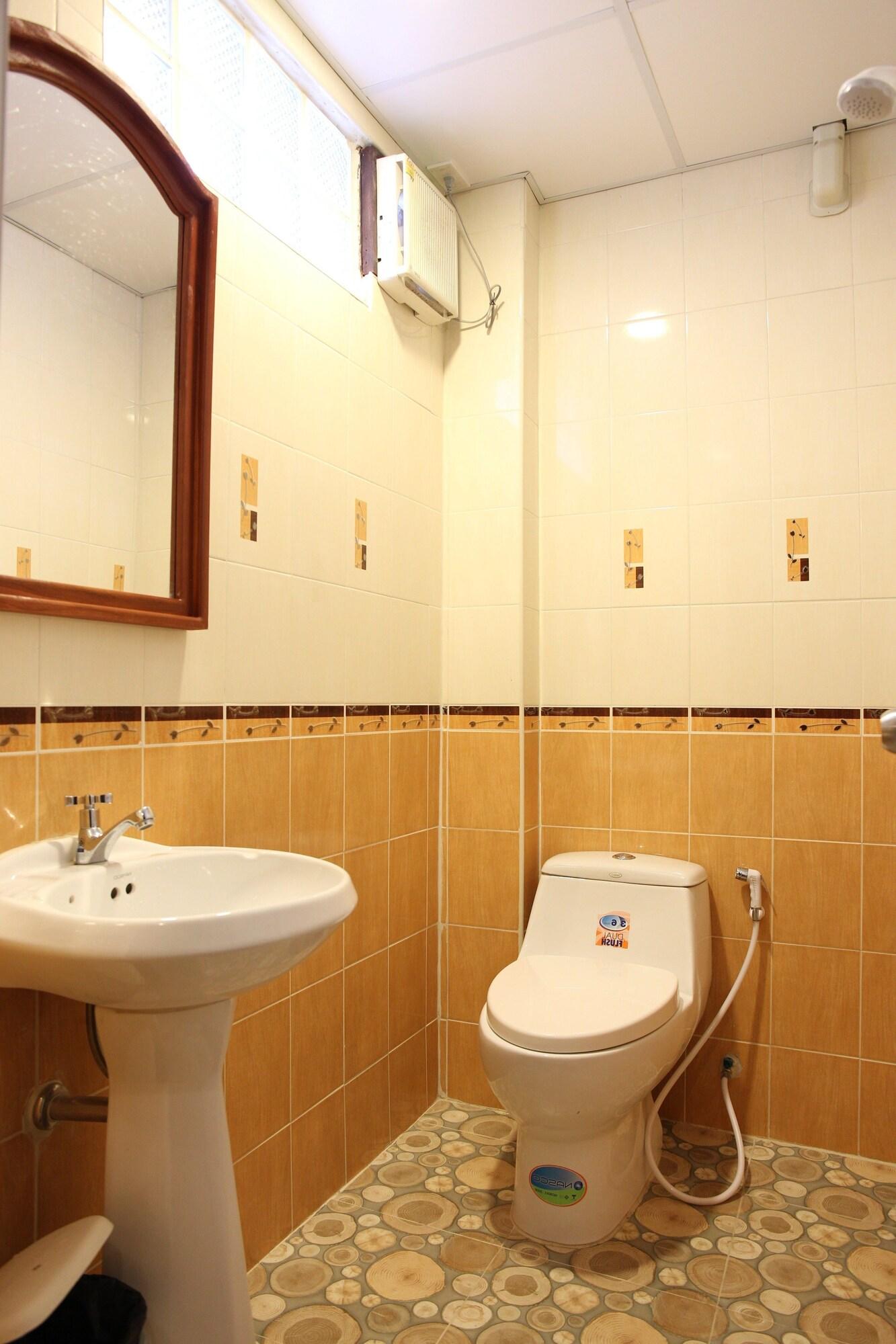 Tanee Place Bangkok Exterior photo
