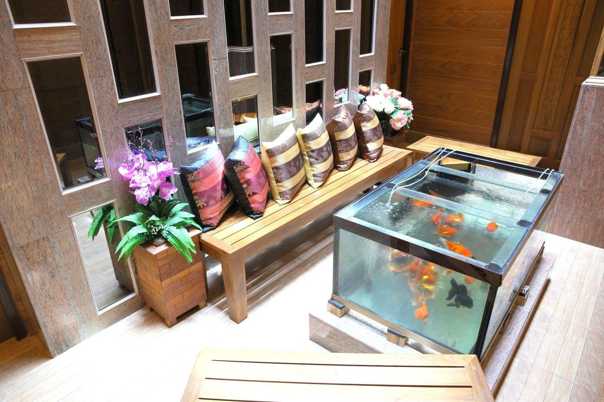 Tanee Place Bangkok Exterior photo